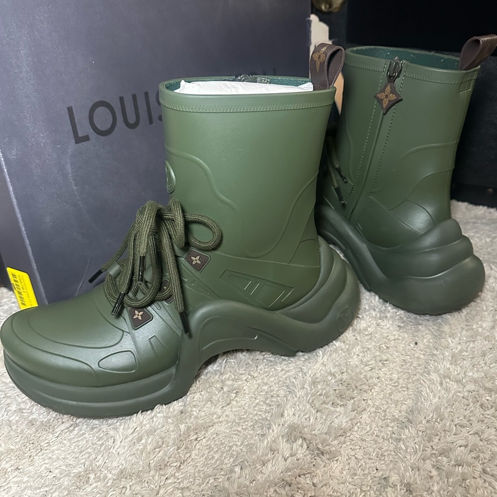 Louis Vuitton Olive Green Lace-Up Boots - Picture 7 of 8